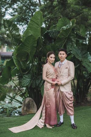 ชุดไทยเจ้าสาว ชุดไทยจักรพรรดิ์ เช่าที่แบมบี้ เวดดิ้ง ห้วยขวาง